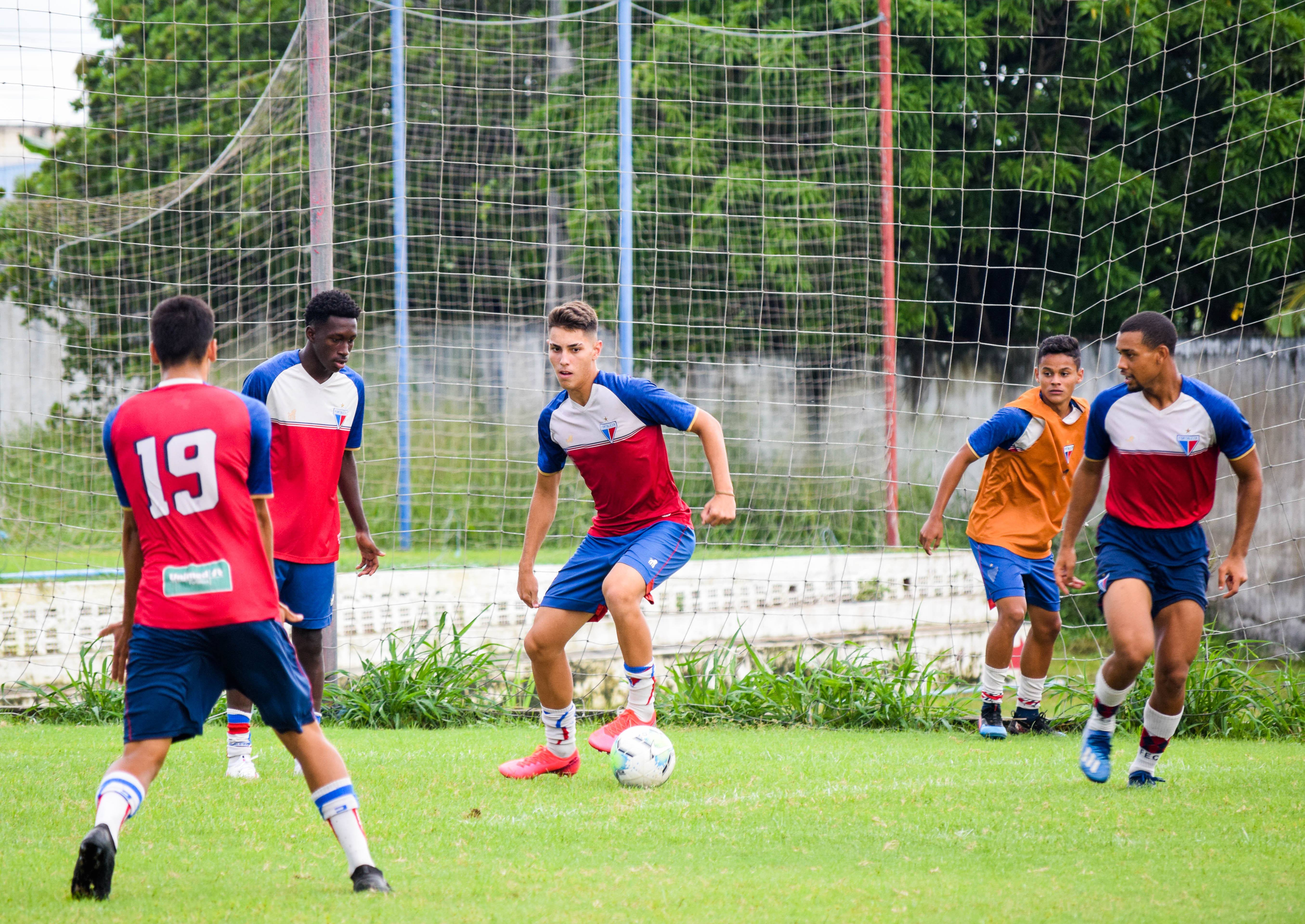 Leões da Base: Sub-17 encara o Athletico nesta terça pela ida da