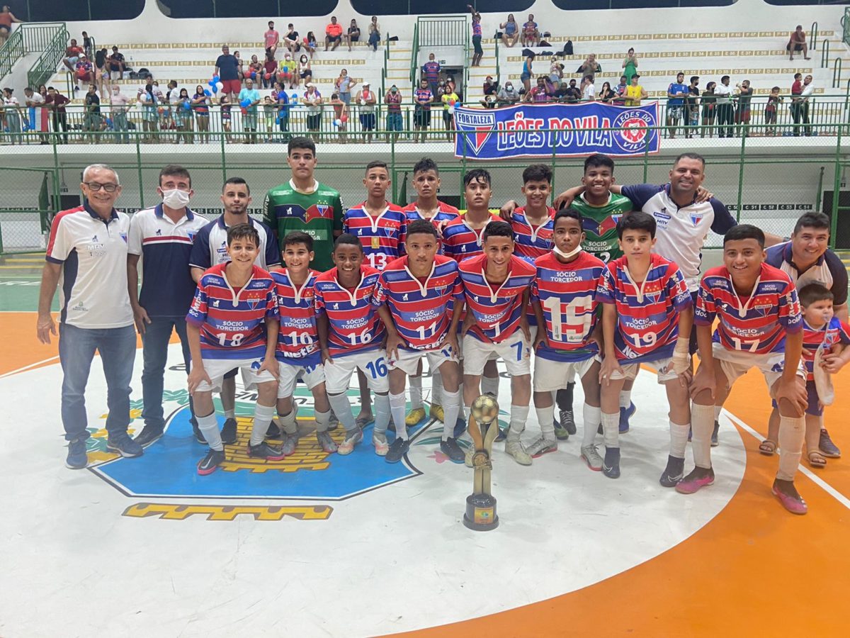 Amandinha é eleita a melhor do mundo no futsal pela 8ª vez; Ferrão leva o  tri entre os homens, futsal