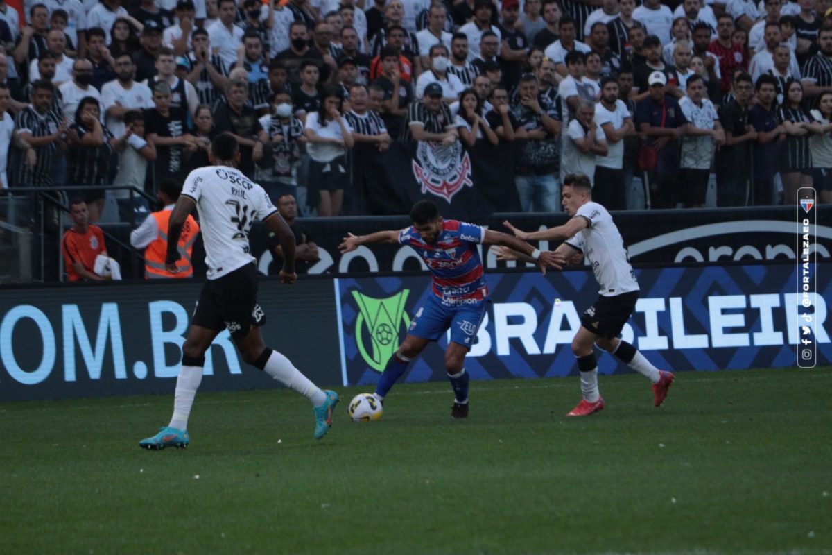 Fortaleza sai na frente, mas sofre empate do Corinthians fora de