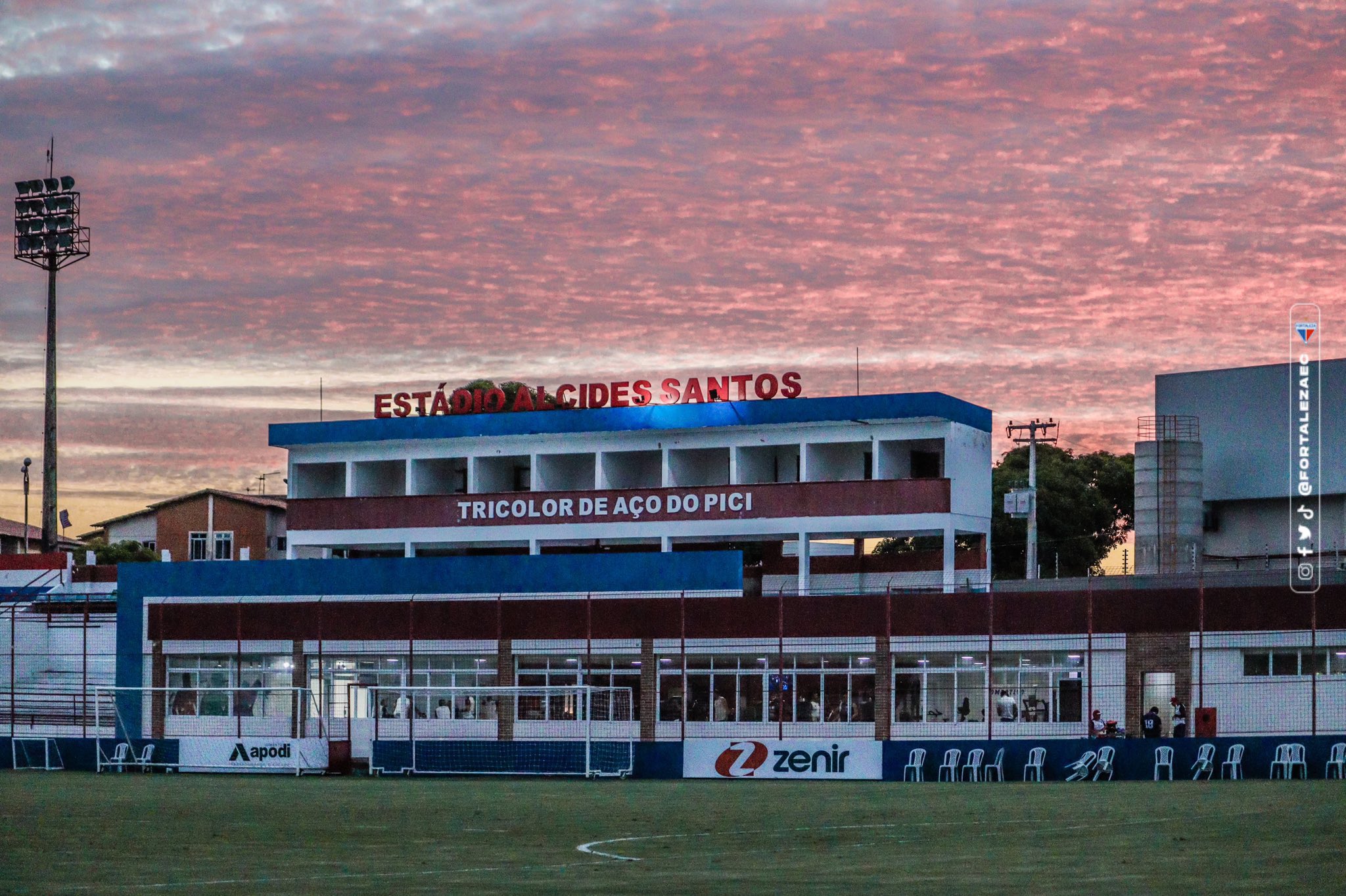 Onde fica Fortaleza Esporte Clube?