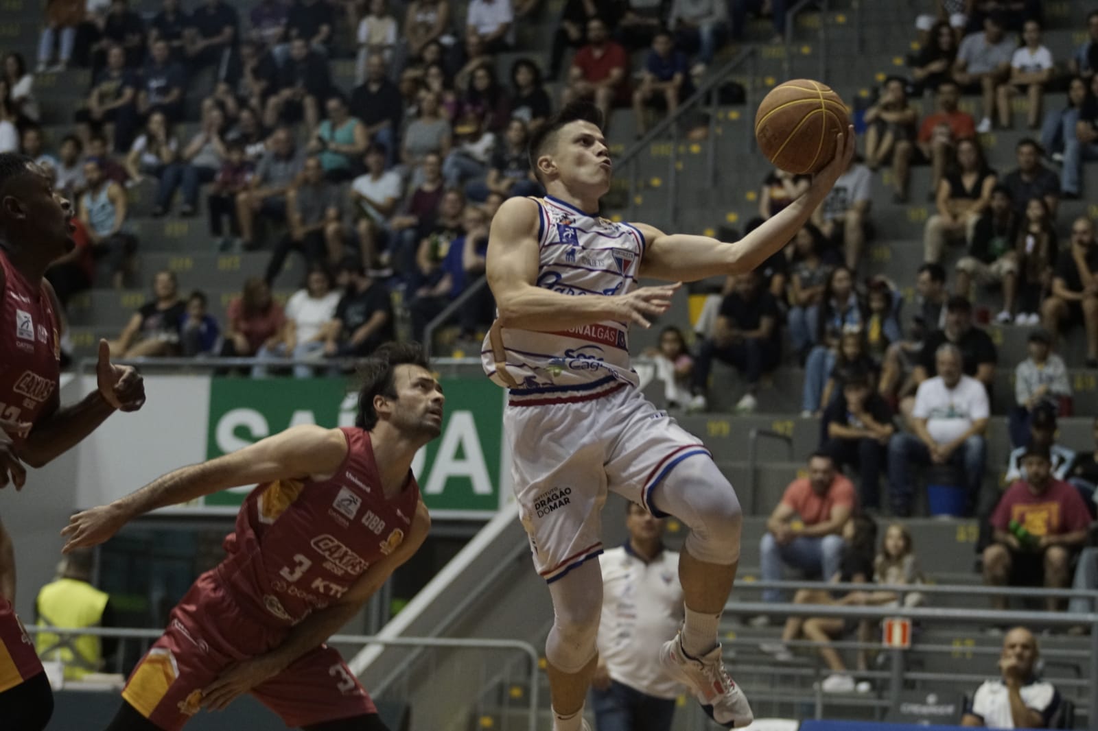 Corinthians enfrenta Fortaleza pelo NBB